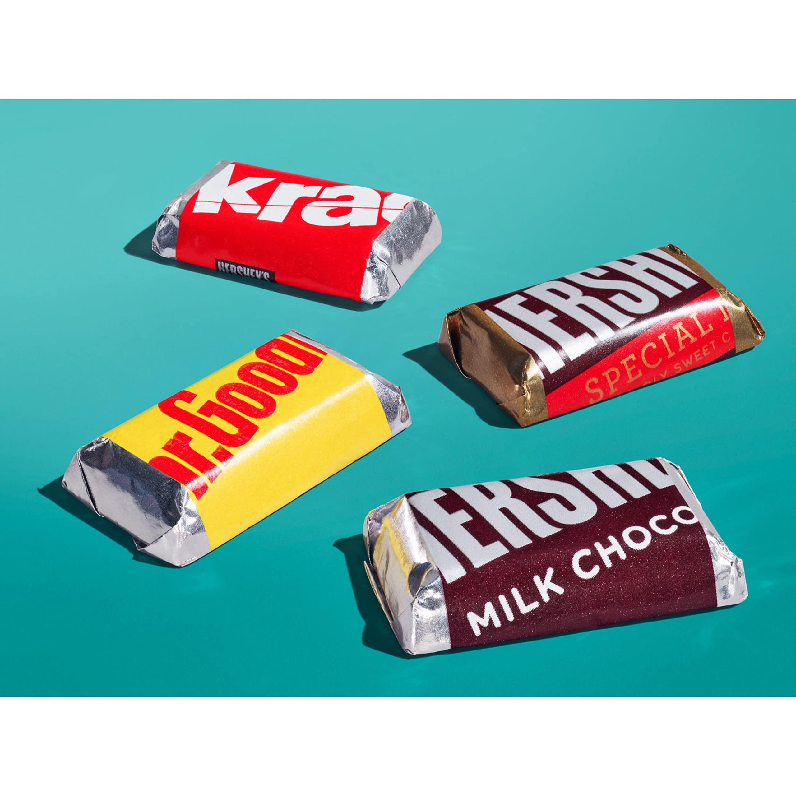 HERSHEY'S Miniatures Assorted Chocolate Candy Party Pack, 35.9 oz - Image 4